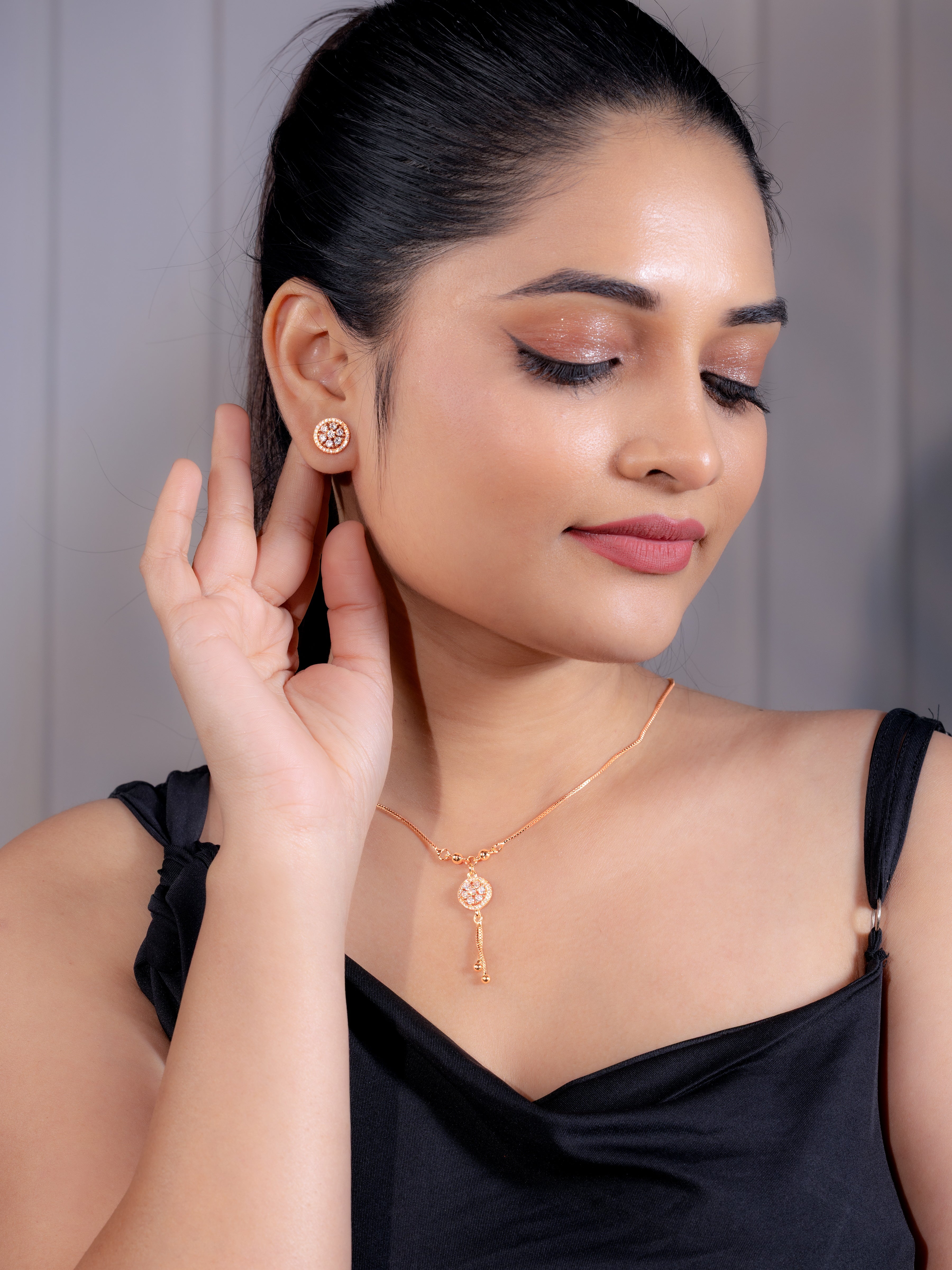 Elegant Rose Gold Floral Pendant Necklace With Earrings