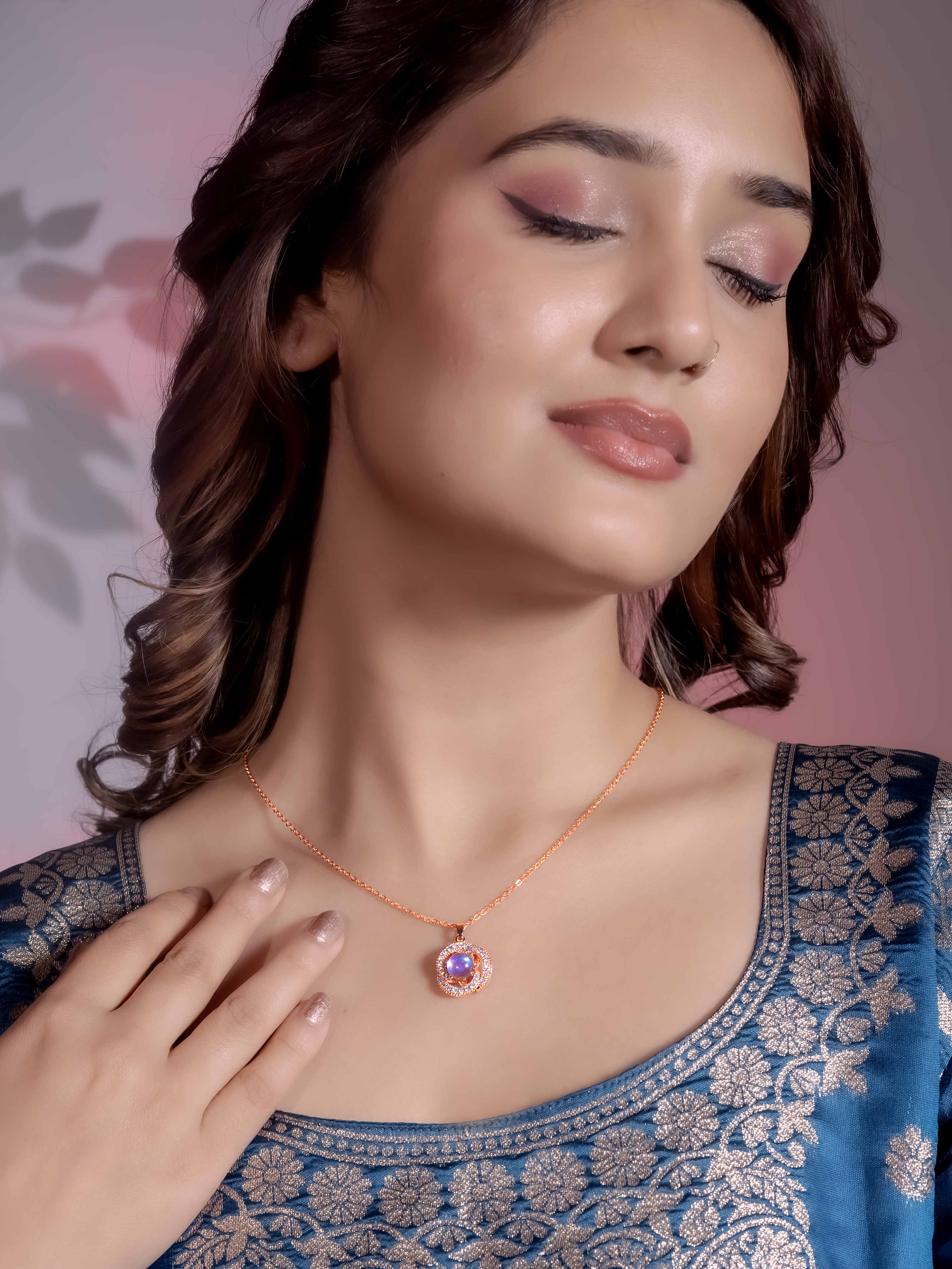Ethnic Wear Necklace with Detailed Pendant