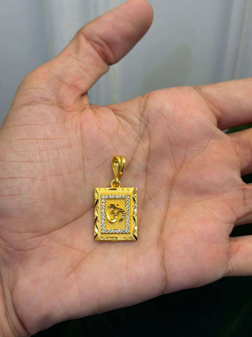 Gold Plated Om 🕉️ Pendal